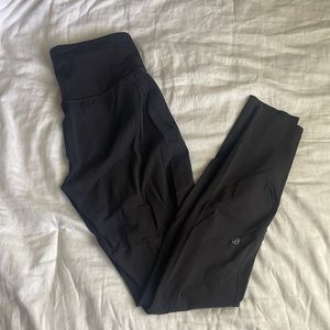 black base pace leggings